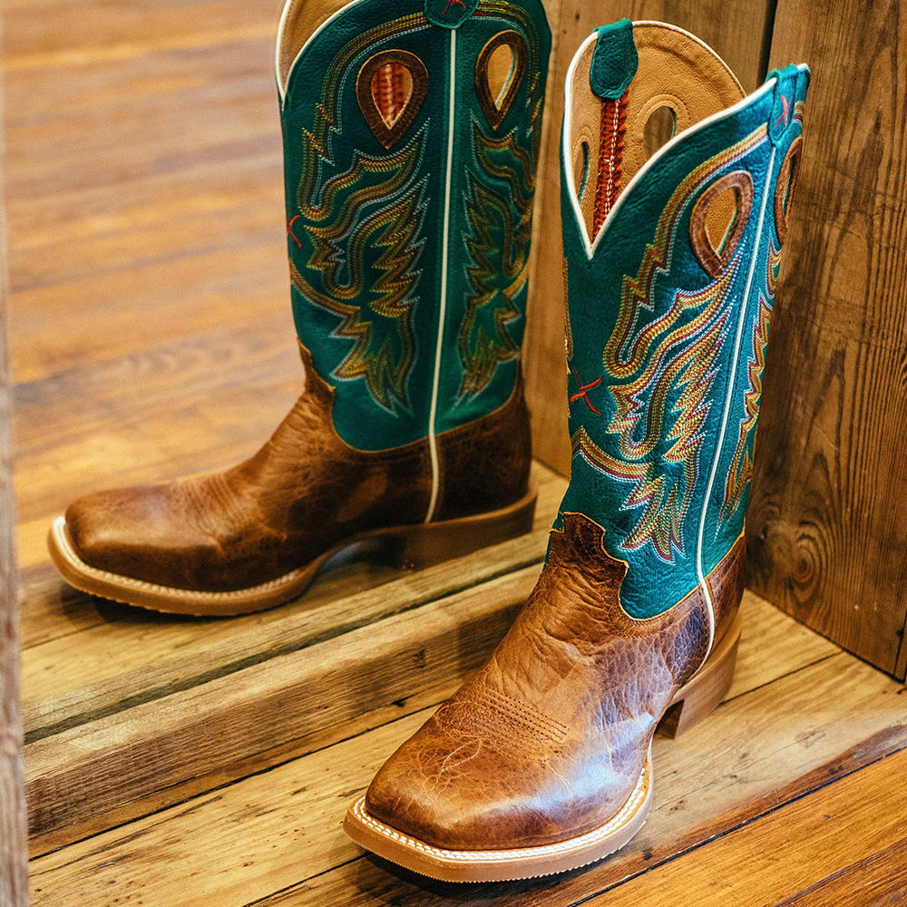 Are Twisted X Made by Ariat?